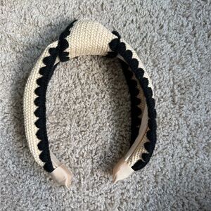 Stylish Black and Cream Woven Headband